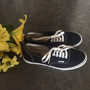 🆕Vans Low Classic Black Sneakers Shoes